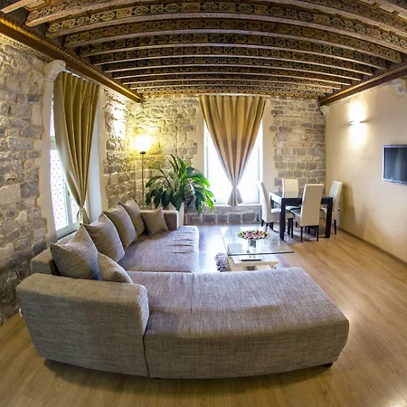 Grisogono Palace Heritage Apartment Split